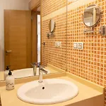 Вилла Experience Heated Salty Water Pool